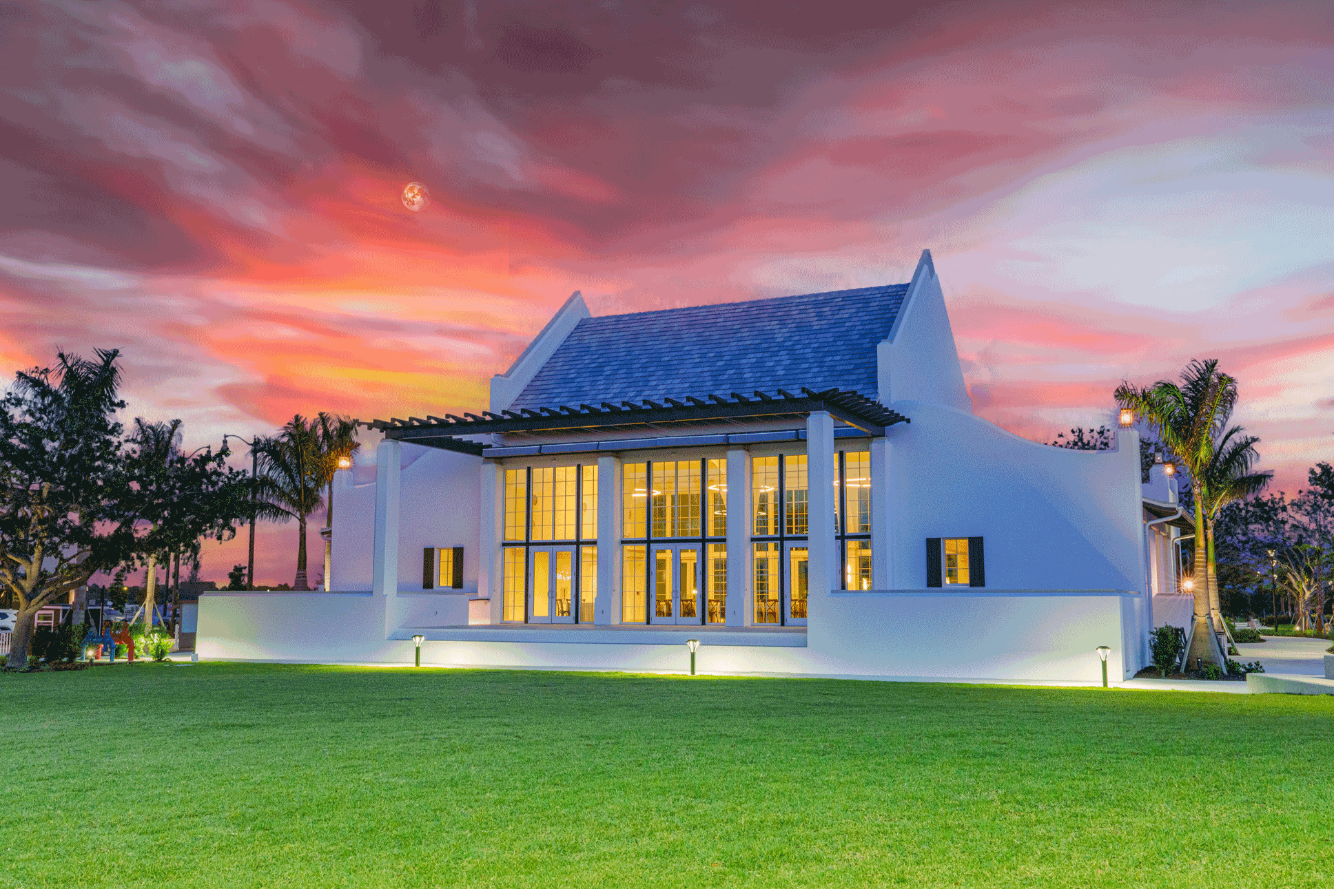 Solis Hall at dusk, a Venice venue ideal for weddings and private events.
